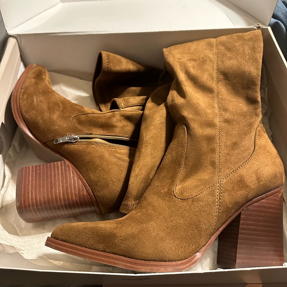Marc Fisher size 9 knee high boots